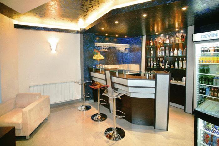Riverside Family Hotel Γιάμπολ Εξωτερικό φωτογραφία